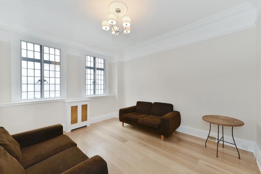 2 bed flat to rent in Baker Street, London NW1, £3,000 pcm