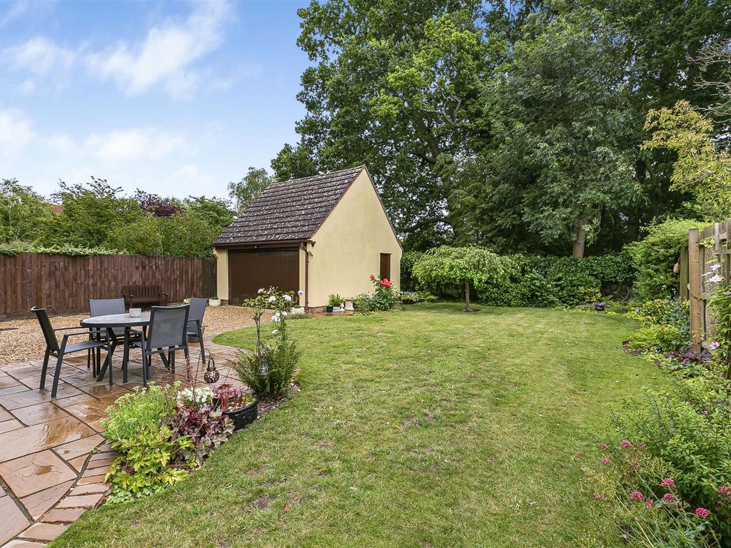 3 bed detached house for sale in Queens Close, Balsham, Cambridge CB21, £595,000