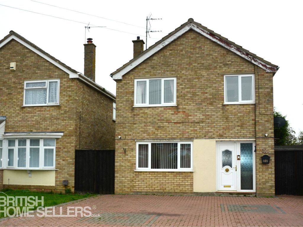 3 bed detached house for sale in Fairview Gardens, Chatteris, Cambridgeshire PE16, £325,000