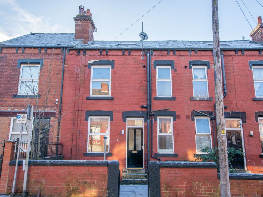 2 bed terraced house for sale in Ashton Mount, Harehills, Leeds LS8, £95,000