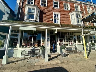 Retail premises to let in 114 High Street, Marlborough, Wiltshire SN8, £50,000 pa