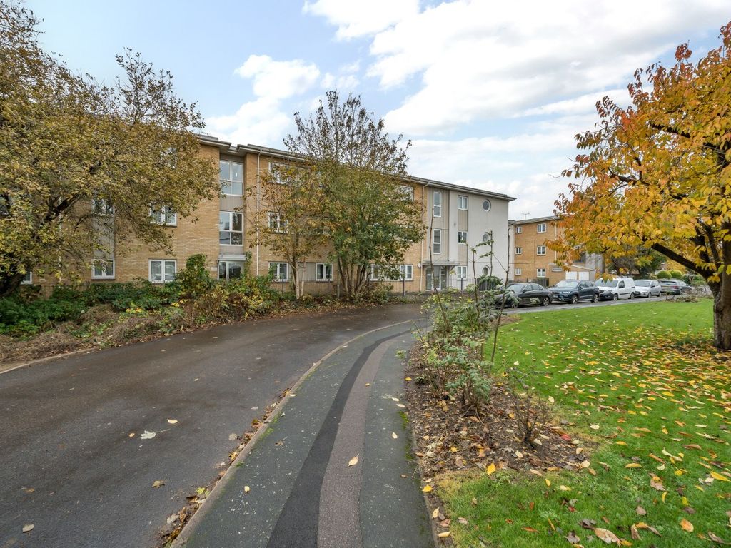 2 bed flat for sale in Keel, Bridge Wharf, Chertsey KT16, £174,000