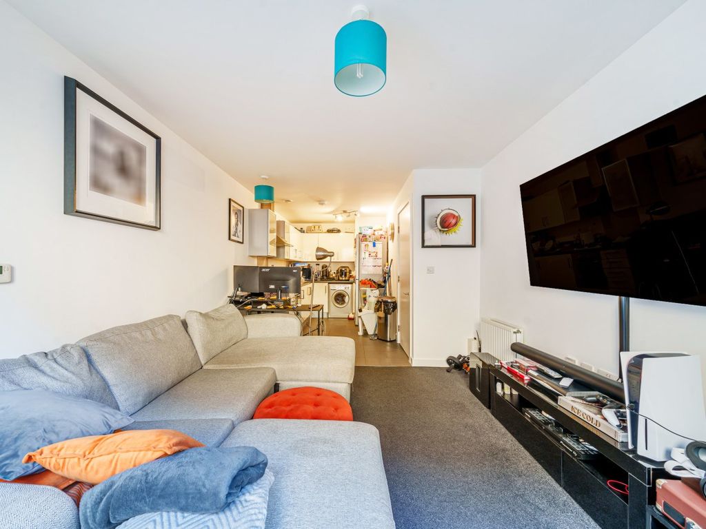 1 bed flat for sale in Woods House, 7 Gatliff Road, London SW1W, £127,500
