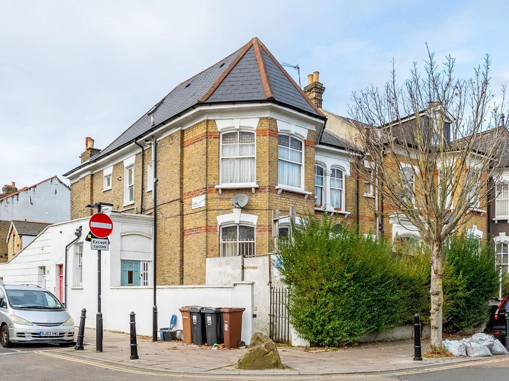 3 bed end terrace house for sale in Osbaldeston Road, London N16, £900,000