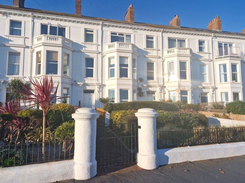 1 bed flat for sale in Alexandra Terrace, Exmouth EX8, £225,000