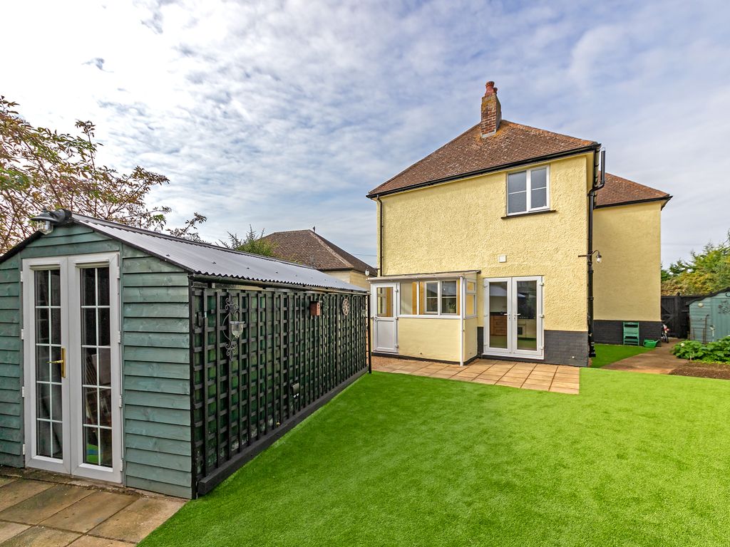 3 bed detached house for sale in Drove Road, Biggleswade SG18, £500,000