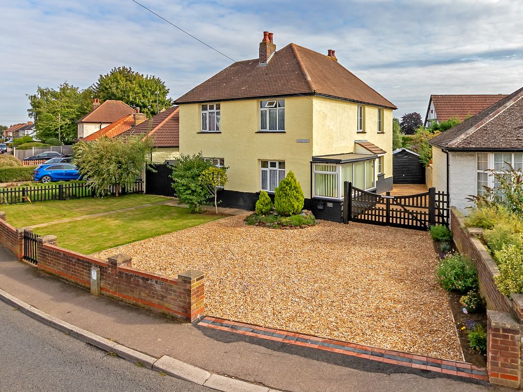 3 bed detached house for sale in Drove Road, Biggleswade SG18, £500,000