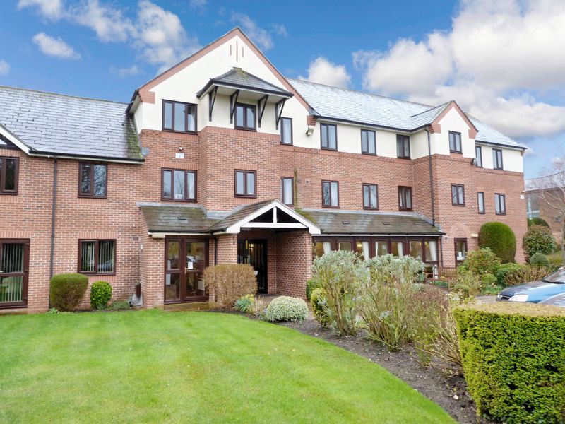 1 bed flat for sale in Cromwell Court, Nantwich CW5, £80,000