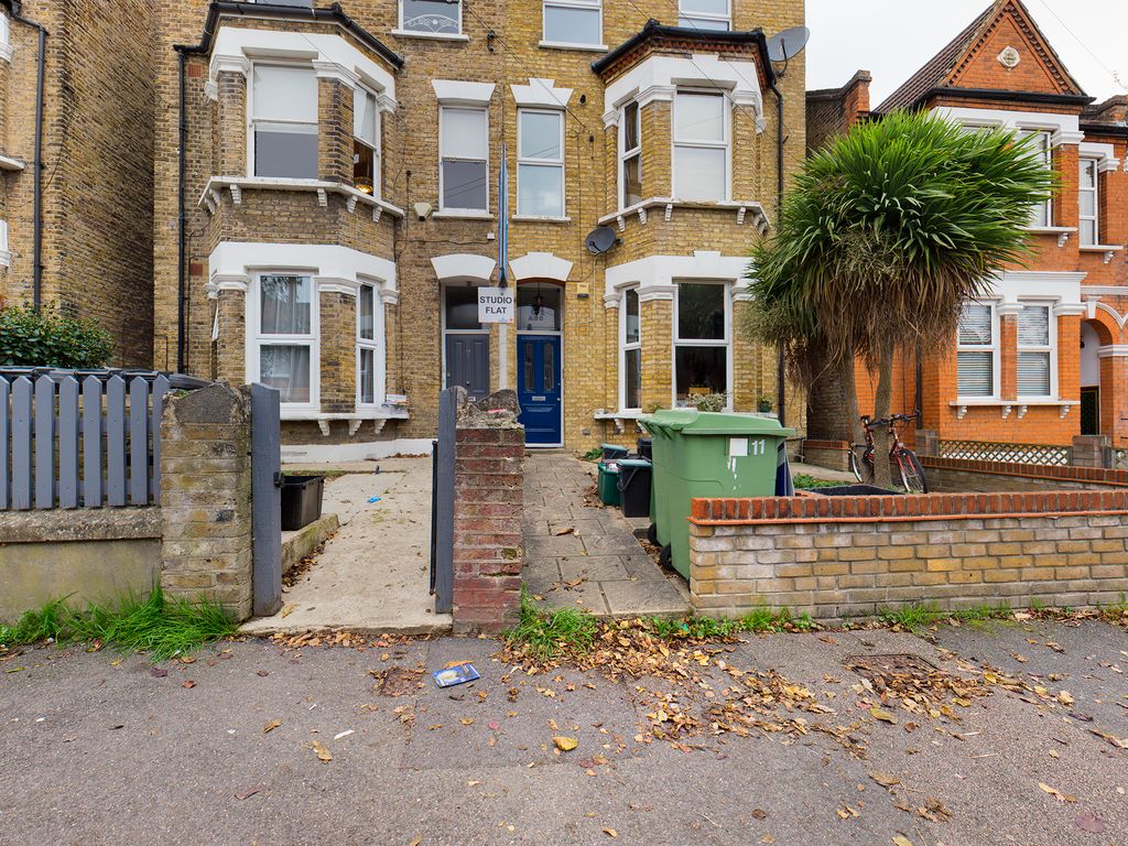 2 bed flat to rent in Flat B 81 Byne Road, Sydenham, London SE26, £1,700 pcm