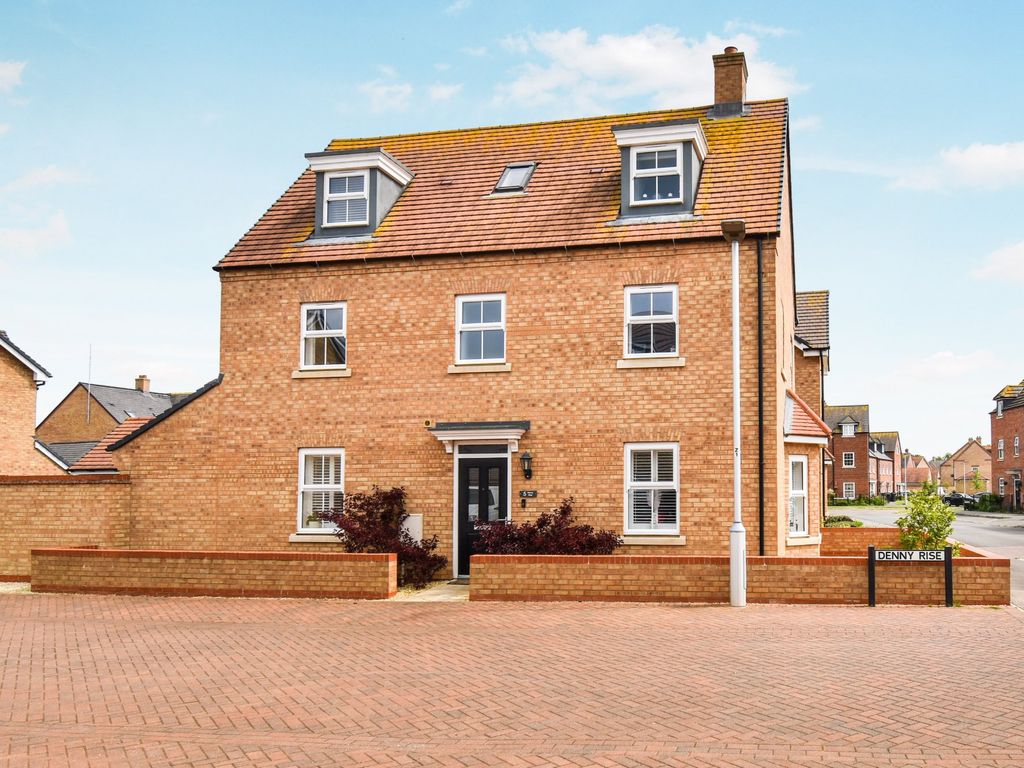 5 bed detached house for sale in Denny Rise, Biggleswade SG18, £550,000