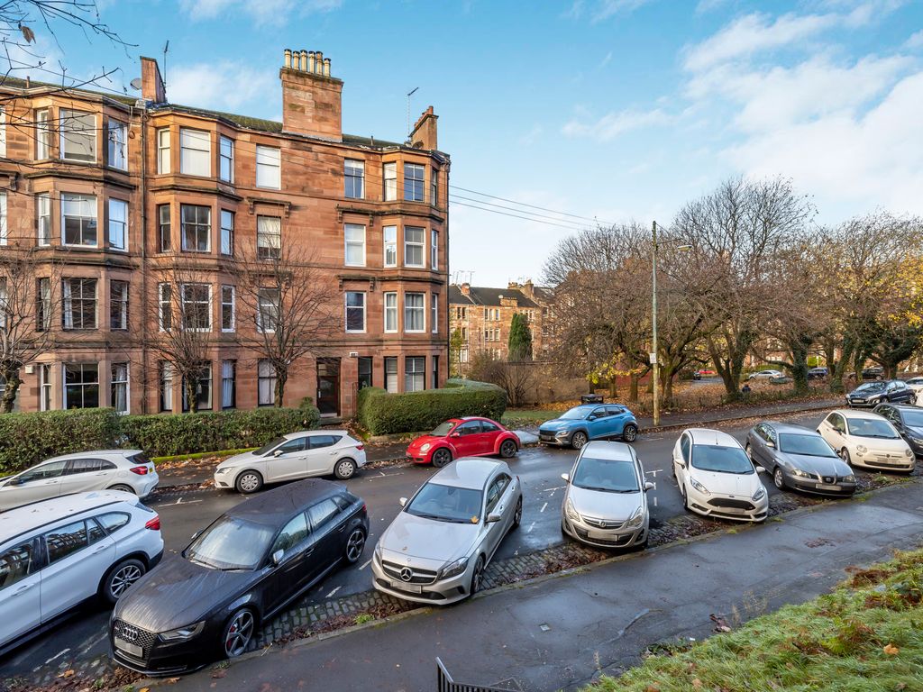 1 bed flat for sale in Airlie Street, Glasgow G12, £195,000