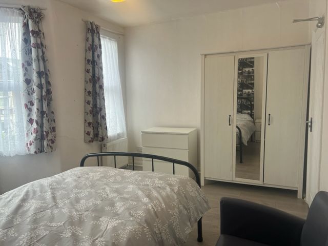 Room to rent in Blackhorse Lane, London E17, £750 pcm