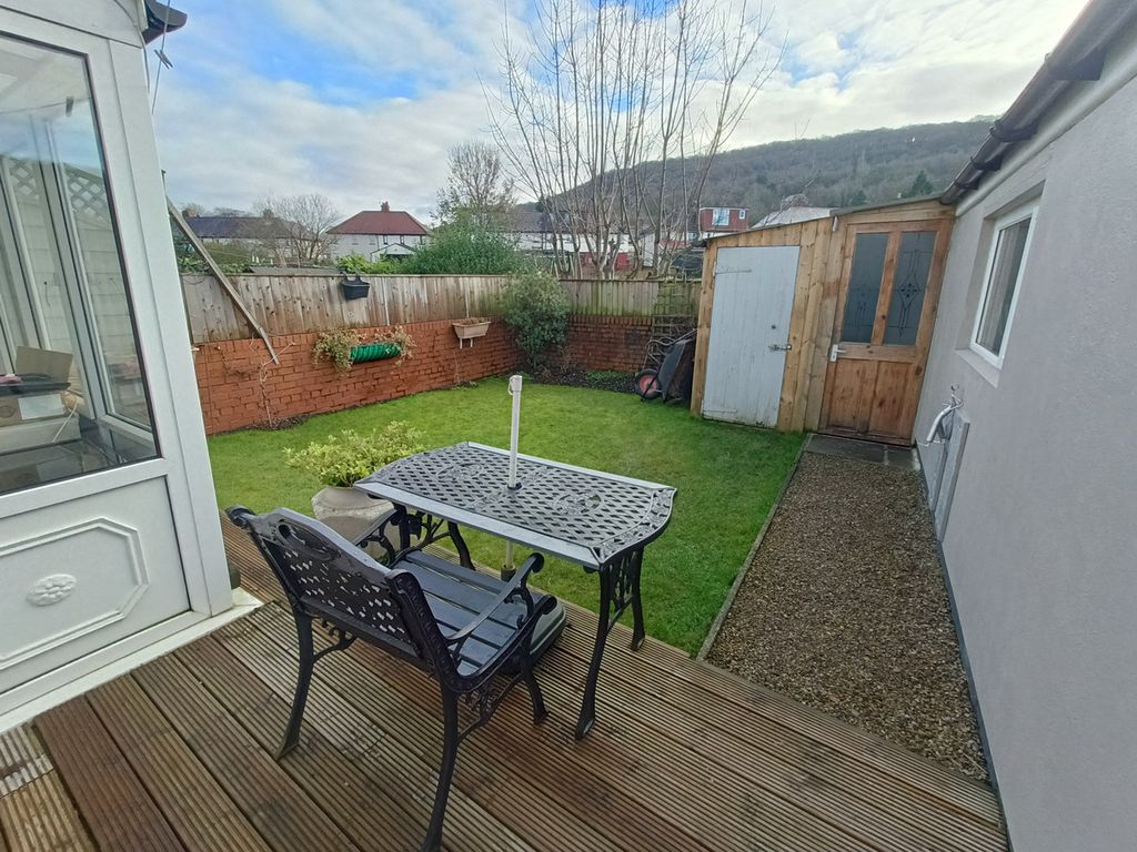 2 bed end terrace house for sale in Caxton Road, Otley LS21, £230,000