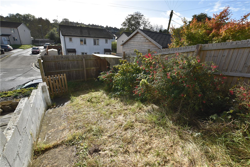 2 bed terraced house for sale in Waterloo Road, Radstock BA3, £215,000