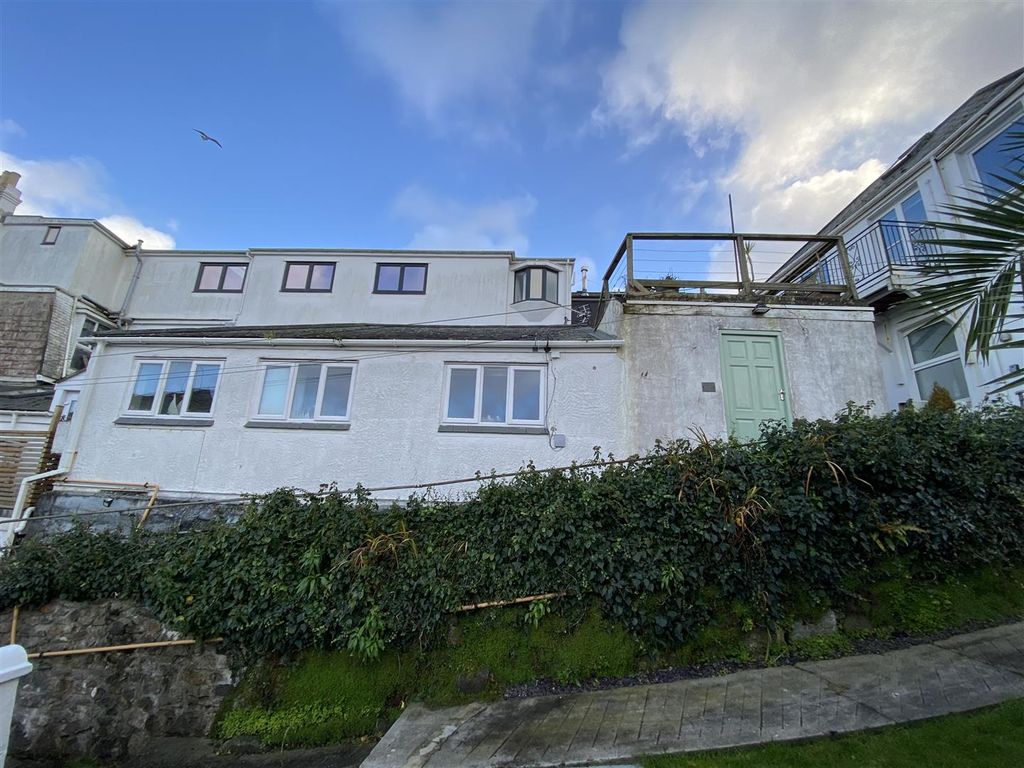 2 bed cottage for sale in Tregenna Hill, St. Ives TR26, £425,000