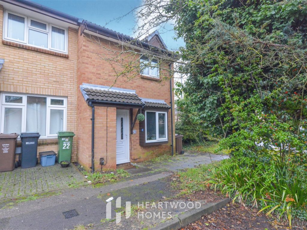 1 bed terraced house for sale in The Leys, St. Albans AL4, £280,000