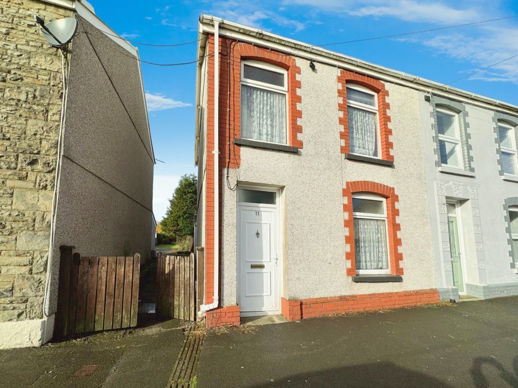 3 bed end terrace house for sale in Glynllwchwr Road, Pontarddulais, Swansea, West Glamorgan SA4, £105,000