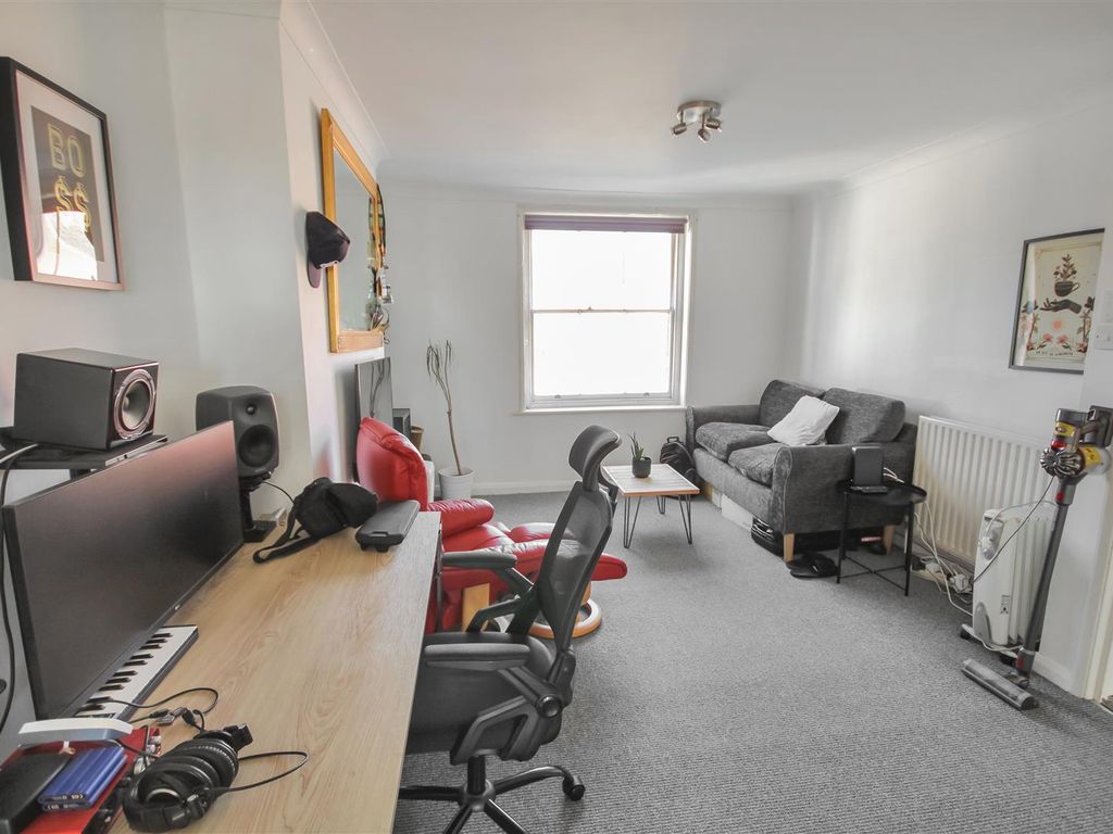 1 bed flat for sale in Clarendon Place, Kemp Town, Brighton BN2, £250,000