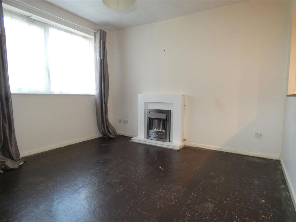 1 bed flat for sale in Westminster Drive, Stretton, Burton-On-Trent DE13, £80,000