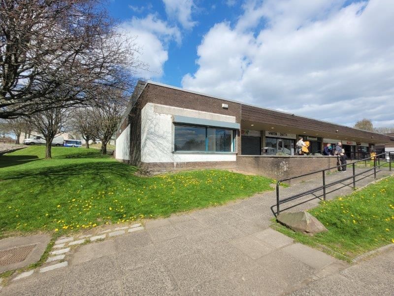 Retail premises to let in Balgarran Shopping Centre, Balgarran Square, Erskine PA8, £22,000 pa