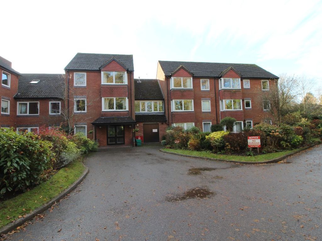 1 bed flat for sale in Beechwood Court, Corfton Drive, Wolverhampton WV6, £70,000