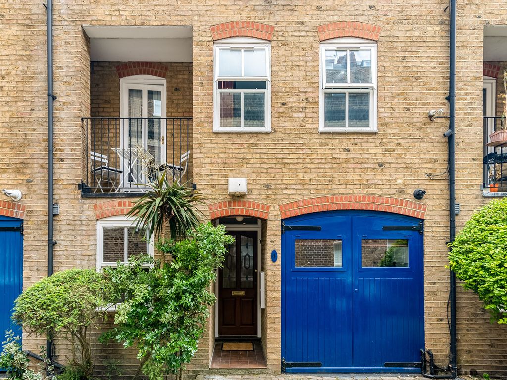 3 bed town house to rent in Rutland Mews, London NW8, £29,467 pcm