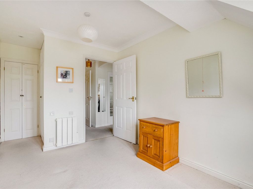 2 bed flat for sale in Welwyn Garden City, Hertfordshire, Welwyn Garden City, Hertfordshire AL8, £280,000
