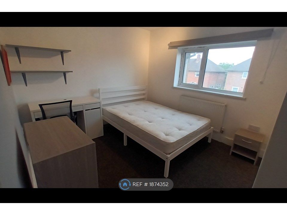 Room to rent in Gracedieu Road, Loughborough LE11, £412 pcm