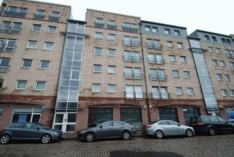 2 bed flat to rent in Constitution Street, Edinburgh EH6, £1,300 pcm