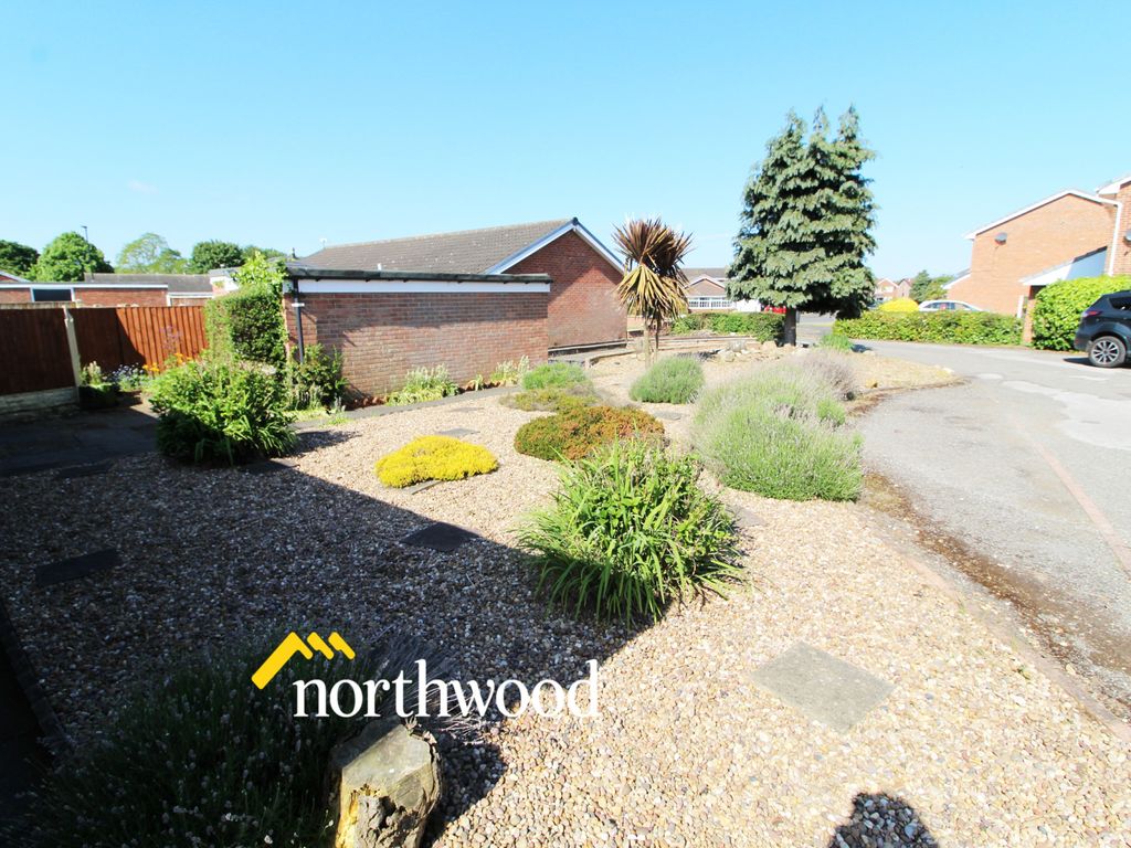 2 bed bungalow for sale in Aston Green, Dunscroft, Doncaster DN7, £160,000