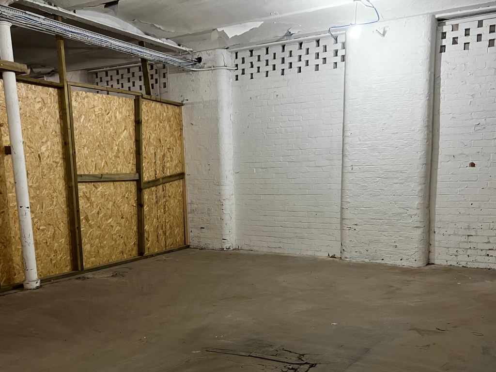 Warehouse to let in Ivy Mill, Crown Street, Manchester M35, £3,200 pa