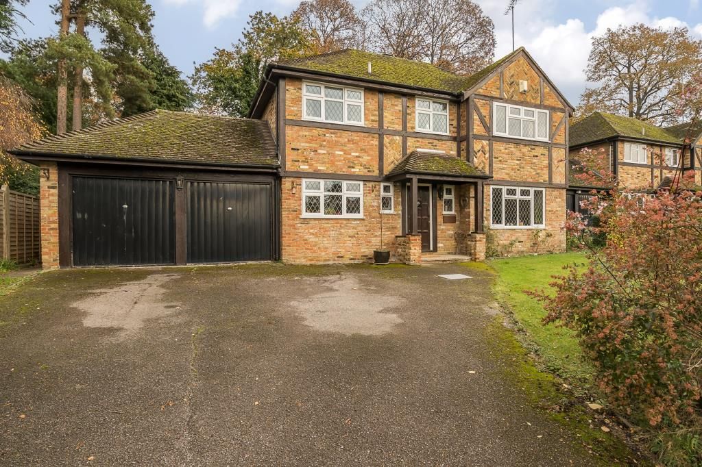 4 bed detached house for sale in Sunninghill, Ascot SL5, £1,000,000