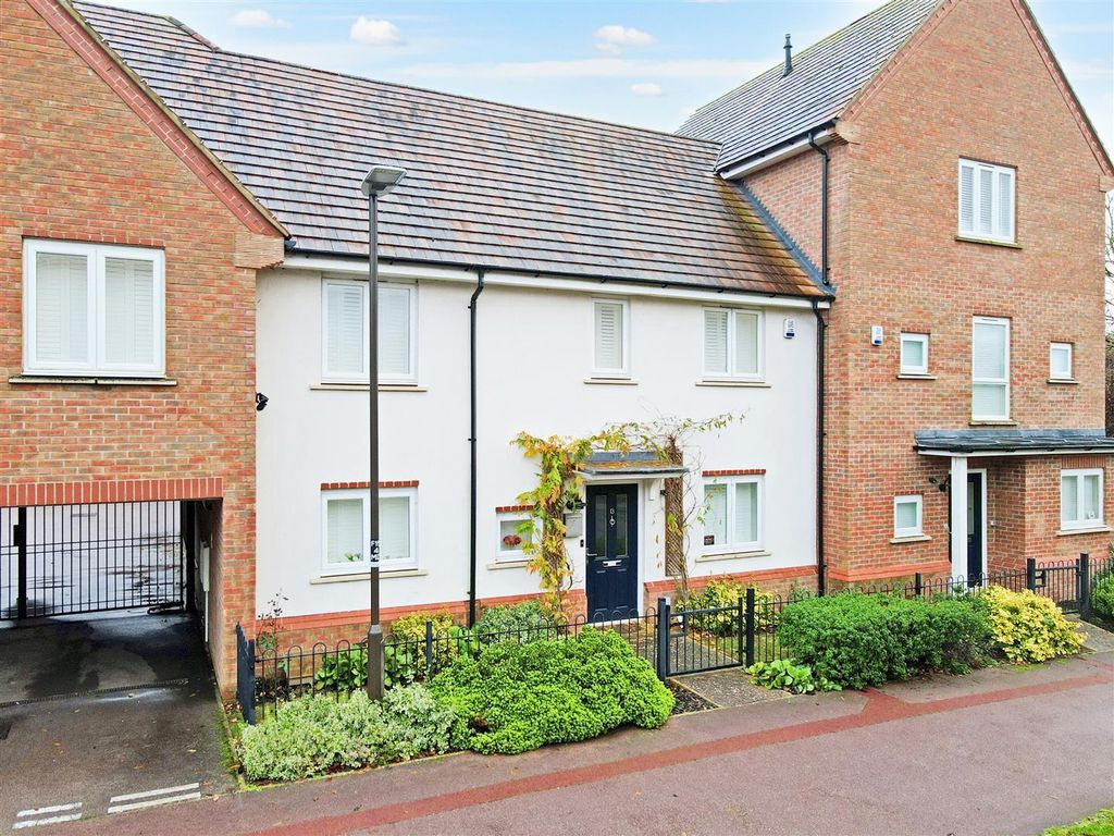 4 bed terraced house for sale in Poyning Lane, Middleton, Milton Keynes MK10, £500,000