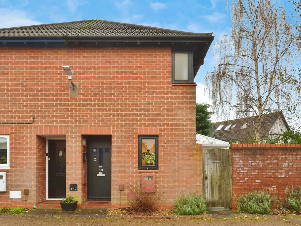 1 bed semi-detached house for sale in Peers Lane, Shenley Church End, Milton Keynes, Buckinghamshire MK5, £75,000