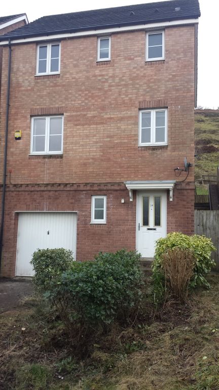 4 bed town house to rent in Under The Meio, Abertridwr, Caerphilly CF83, £1,325 pcm