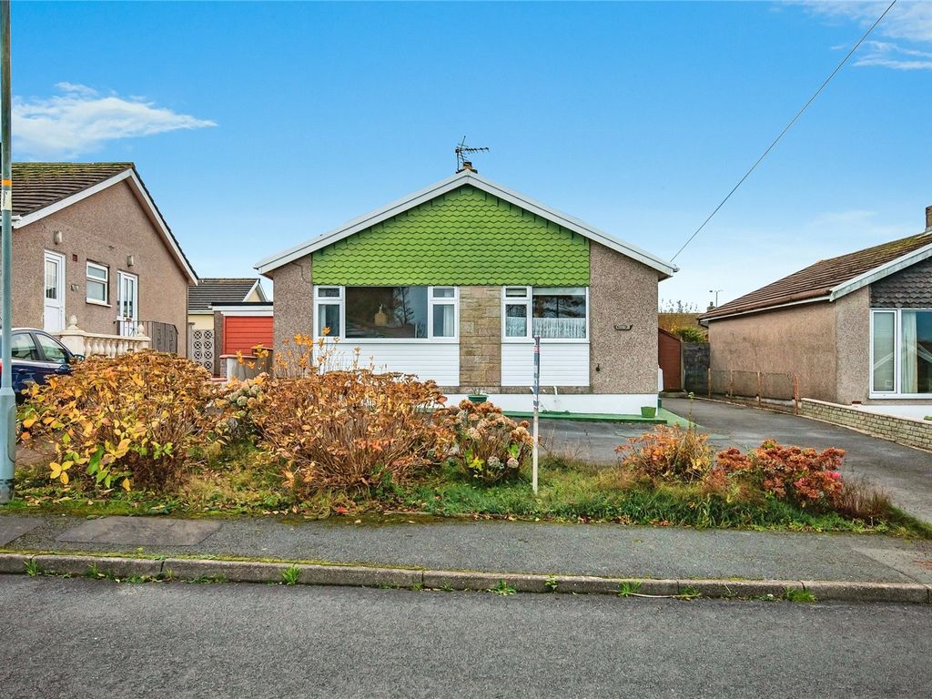 3 bed bungalow for sale in Sandy Hill Park, Saundersfoot, Pembrokeshire SA69, £320,000