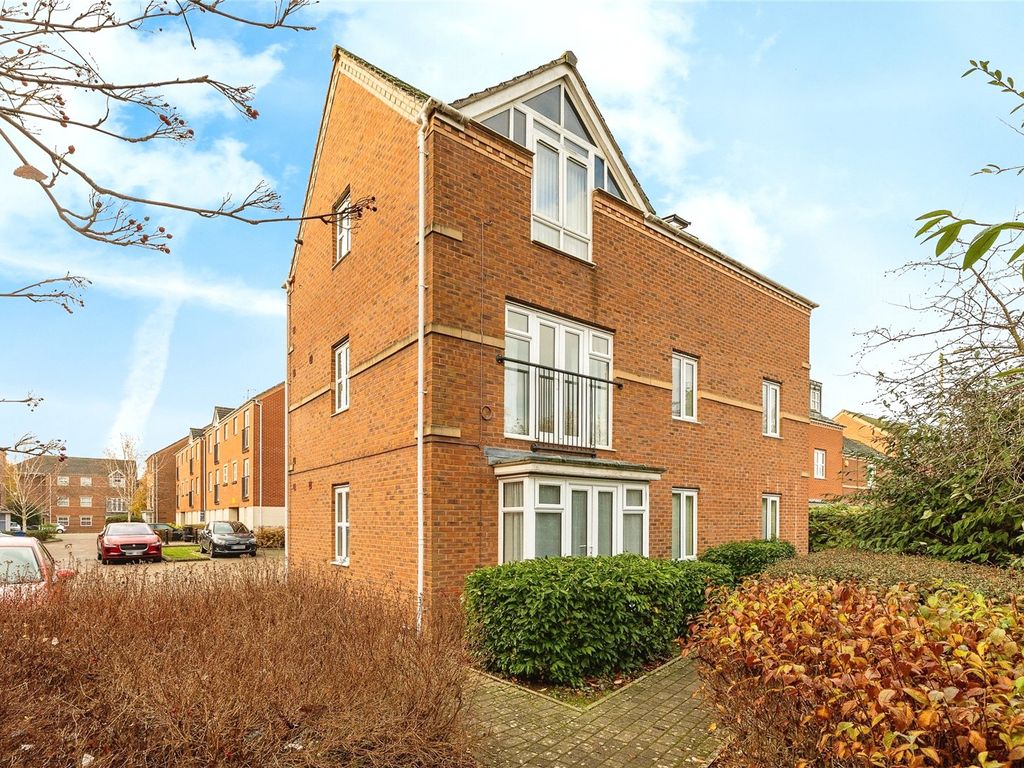 2 bed flat for sale in Fulwell Close, Banbury, Oxfordshire OX16, £160,000