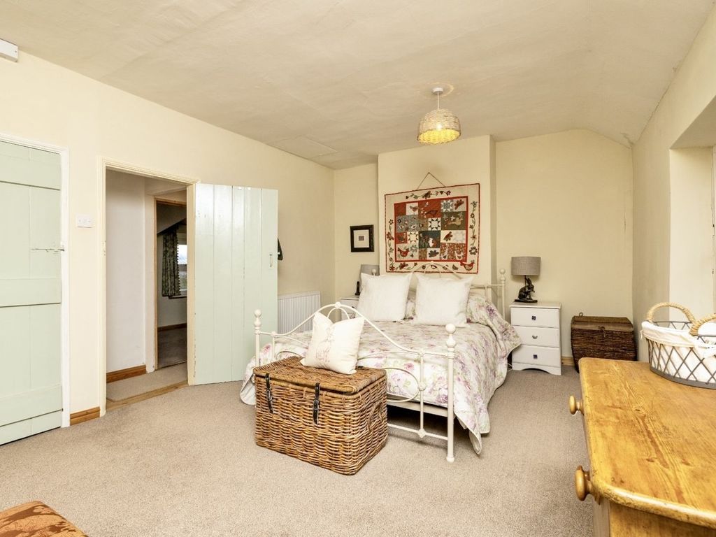 4 bed detached house for sale in Spridlington Road, Faldingworth, Market Rasen LN8, £495,000