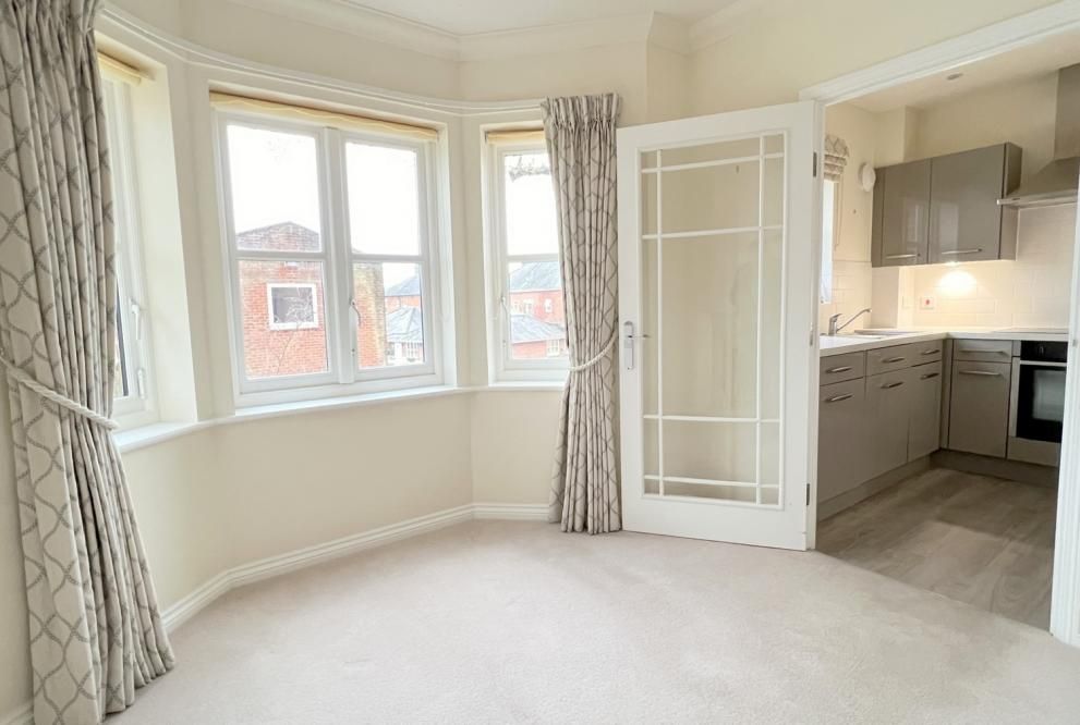 1 bed flat for sale in Christchurch Road, Ringwood BH24, £225,000