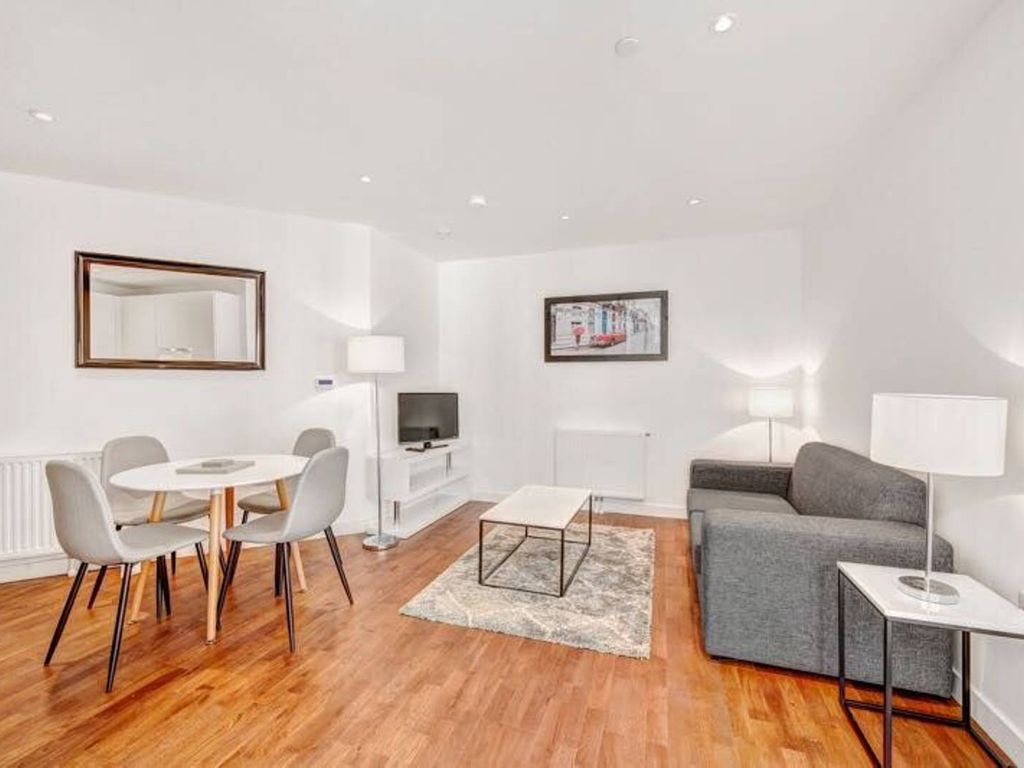 1 bed flat for sale in Canning Town, Canning Town, London E16, £395,000