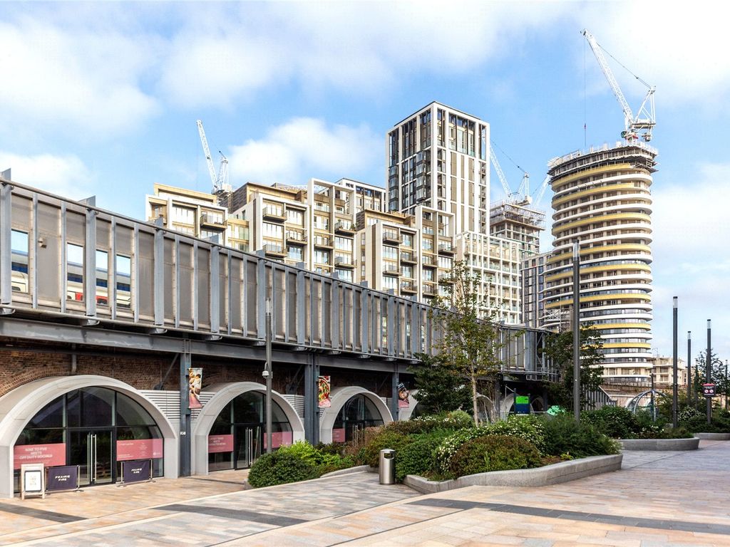 New home, 2 bed flat for sale in Westmont, White City Living, 54 Wood Lane, London W12, £1,200,000