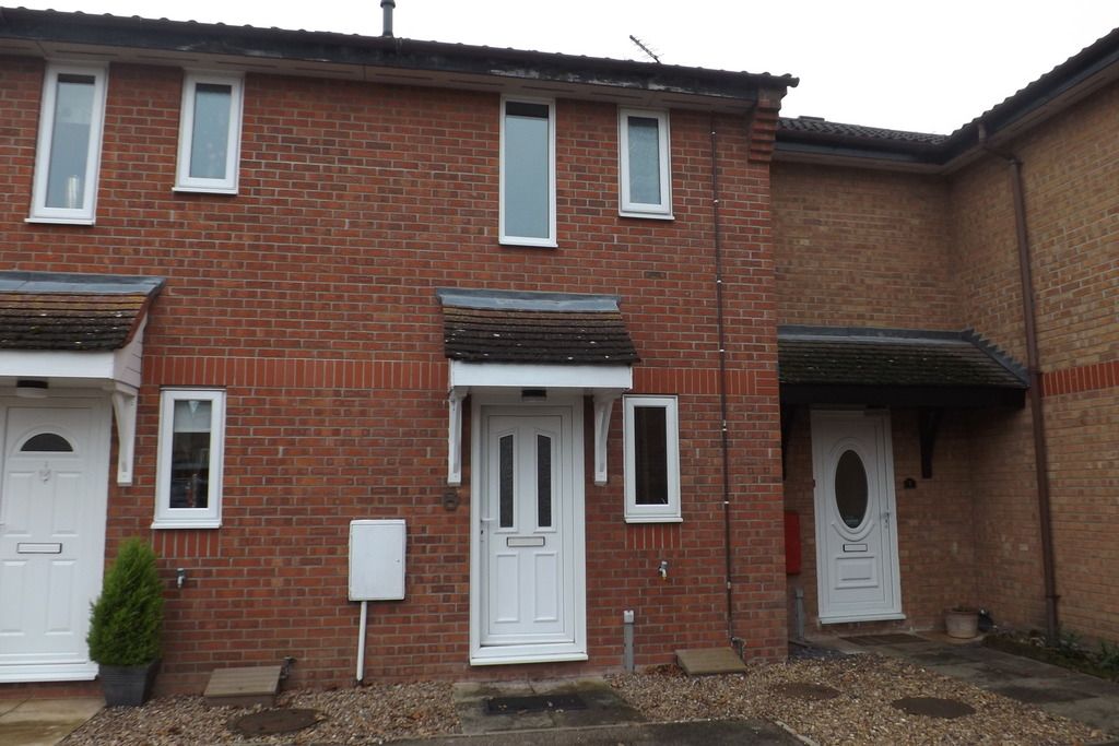 1 bed terraced house to rent in Columbine Close, Thetford IP24, £750 pcm