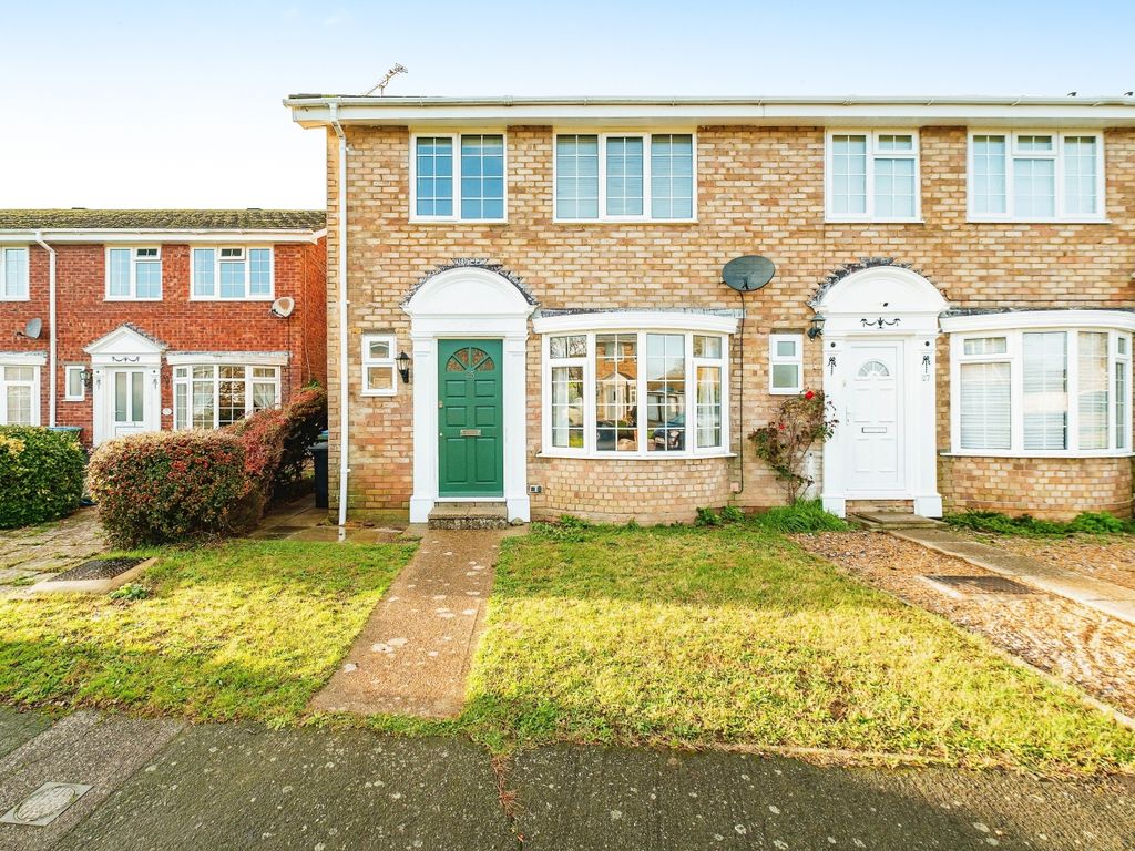 3 bed end terrace house for sale in The Cape, Littlehampton BN17, £340,000