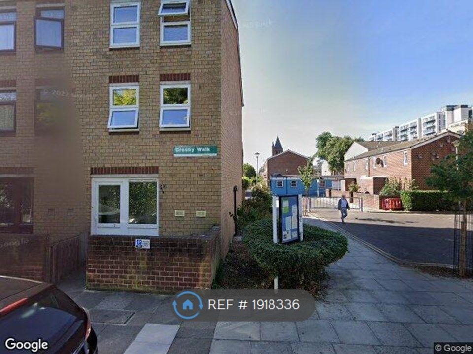 Room to rent in Kirkland Walk, London E8, £980 pcm