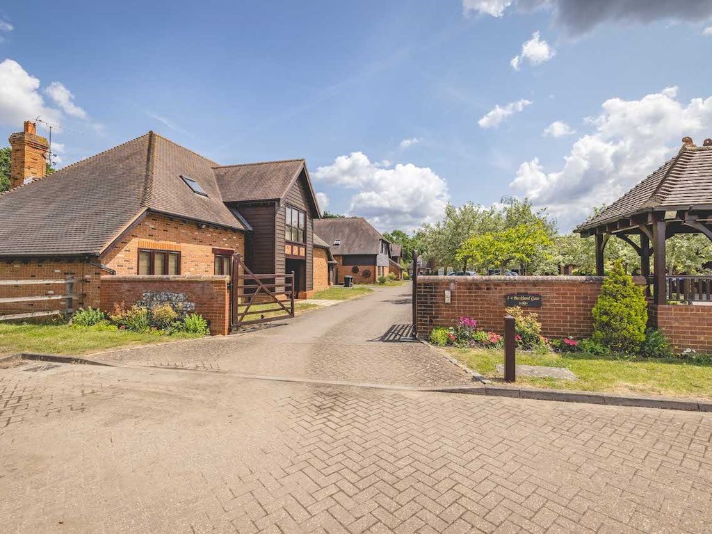 4 bed detached house for sale in Buckland Gate, Wexham SL3, £1,200,000
