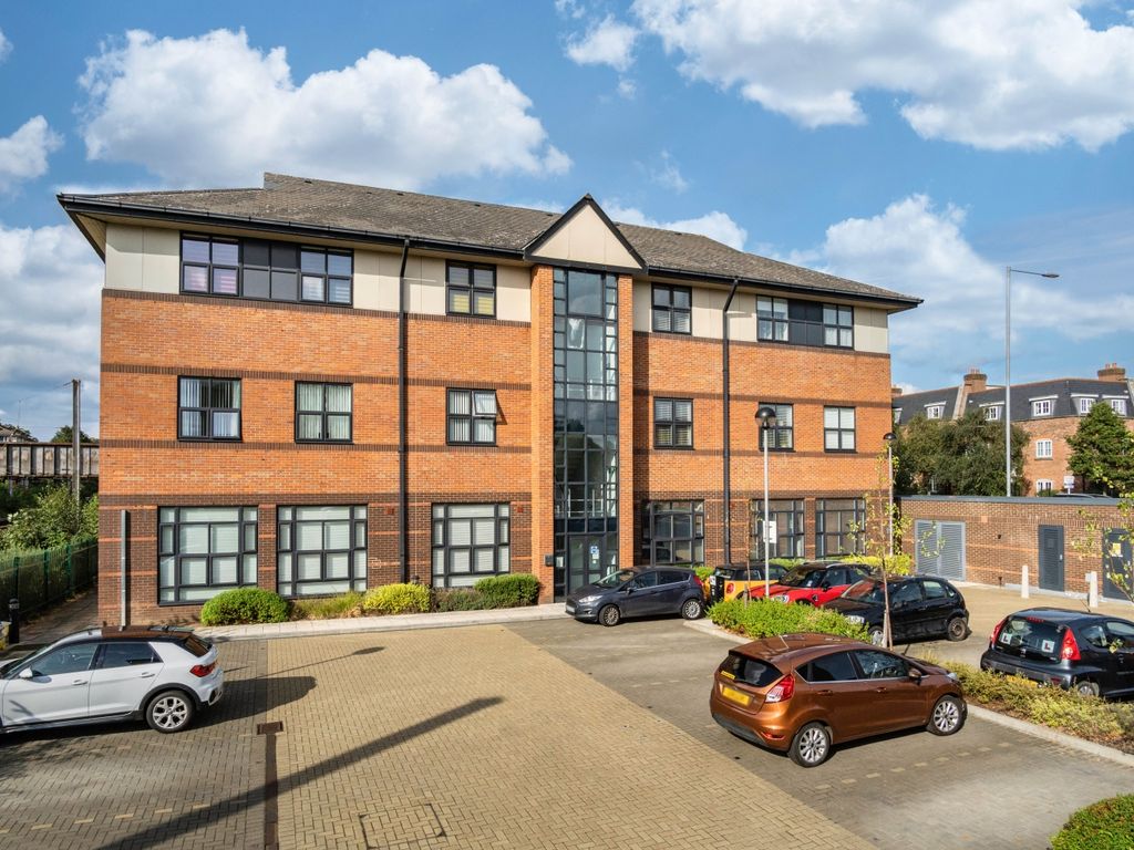 2 bed flat for sale in 71 Great North Road, Hatfield, Hertfordshire AL9, £340,000