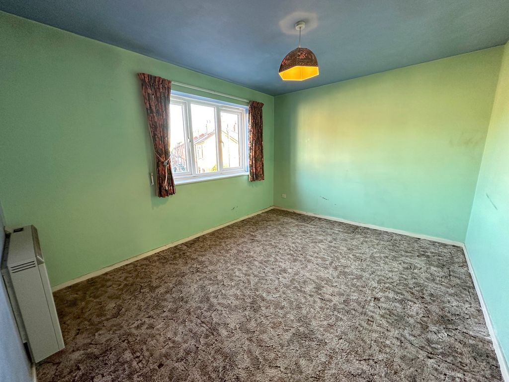 2 bed flat for sale in Galahad Way, Wednesbury, Wednesbury WS10, £95,000