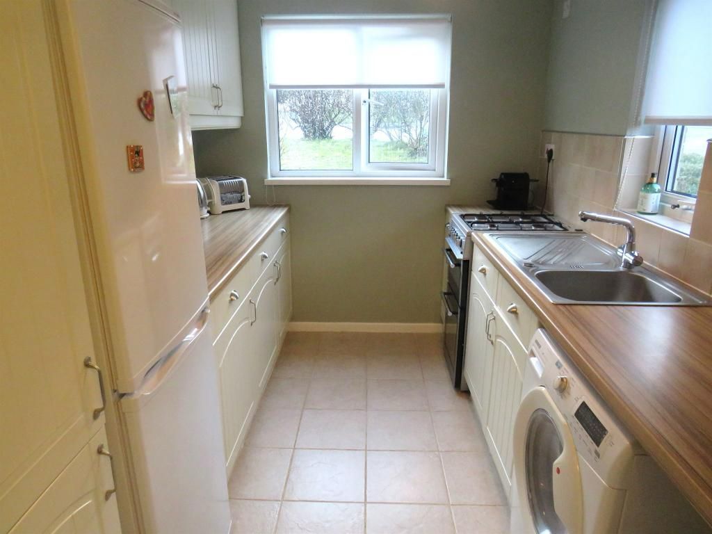 2 bed semi-detached house to rent in Glyn Simon Close, Llandaff, Cardiff CF5, £1,000 pcm
