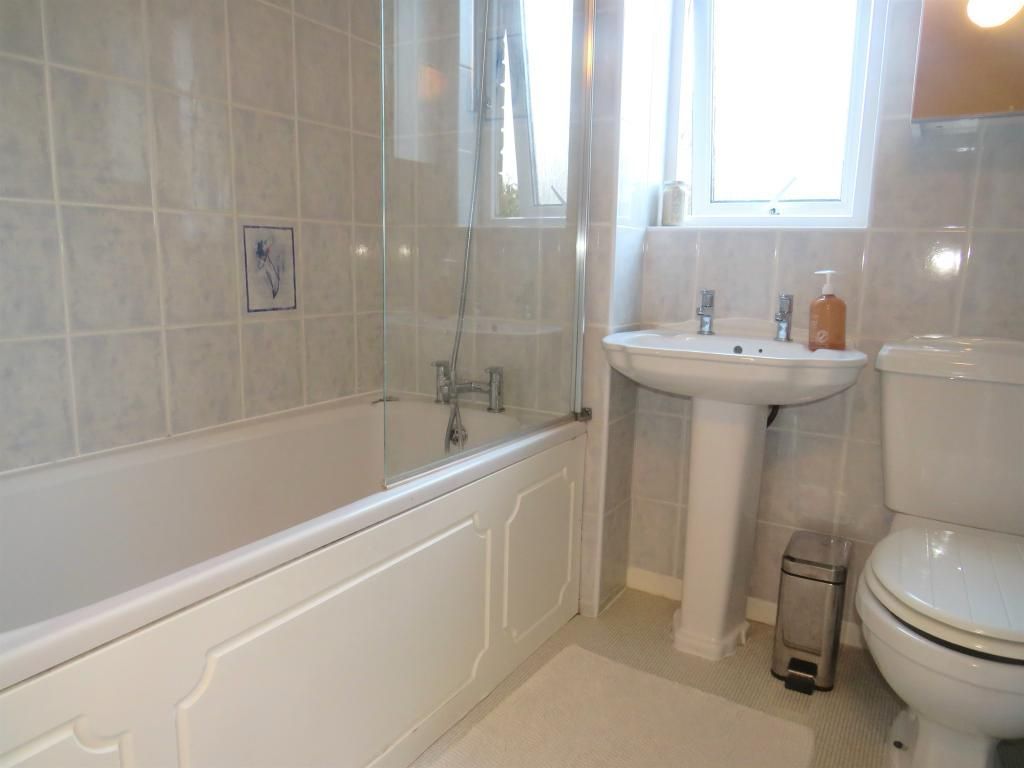 2 bed semi-detached house to rent in Glyn Simon Close, Llandaff, Cardiff CF5, £1,000 pcm