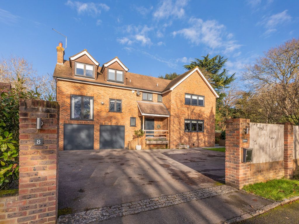 4 bed detached house for sale in Longworth Drive, River Area, Maidenhead SL6, £1,595,000